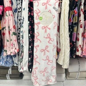 Olivia & Co Pink Bow Twin Plush Throw Blanket